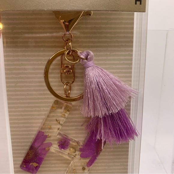 Modern Expressions Letter “H” Keychain - Picture 4 of 13